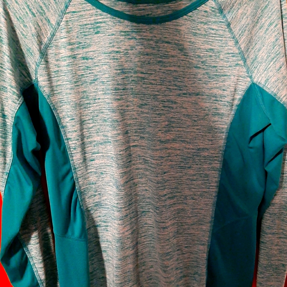 Active wear longsleeve top